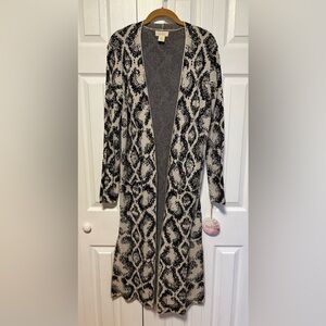 Elegant Black, Gray, and Cream Snake Patterned Long Cardigan with Pockets